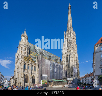Austria, Vienna, Stephansplatz, skillfully disguised conservation and restauration effords at St. Stephen's Cathedral Stock Photo
