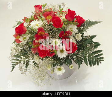 Bouquet, roses, oxeye daisys, bunch, flowers, legato, vase, studio recording, Stock Photo
