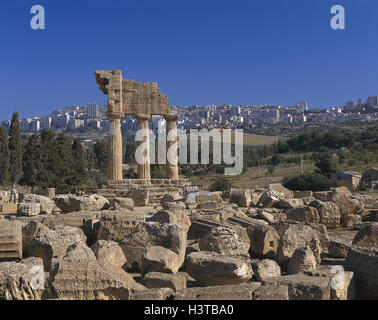 Italy, Sicily, Agrigento, valley the temples, remains, pillars, stones, background town view, ruin, Castor and Pollux temple, Isola Tu Sicilia, Provincia Tu, Agrigento, western temple area, temple I, structure, antique, historically, Dioskuren temple, tem Stock Photo