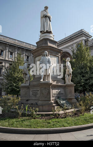 The statue of Leonardo da Vinci in Piazza della Scala, Milan, Italy, Europe Stock Photo