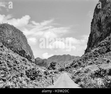 cuban rural town of vinales Stock Photo - Alamy