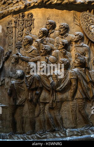 Effigy depicting King Richard I of England (1157-1199) King of England, Duke of Normandy, Duke of Aquitaine, Duke of Gascony, Lord of Cyprus, Count of Poitiers, Count of Anjou, Count of Maine, Count of Nantes, and Overlord of Brittany. Dated 12th Century Stock Photo