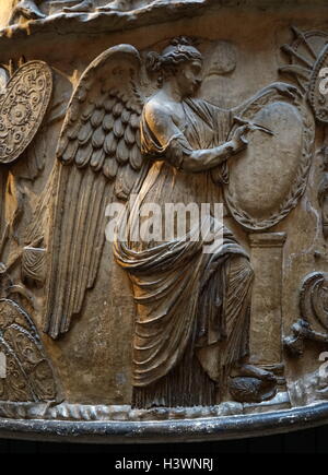 Effigy depicting King Richard I of England (1157-1199) King of England, Duke of Normandy, Duke of Aquitaine, Duke of Gascony, Lord of Cyprus, Count of Poitiers, Count of Anjou, Count of Maine, Count of Nantes, and Overlord of Brittany. Dated 12th Century Stock Photo