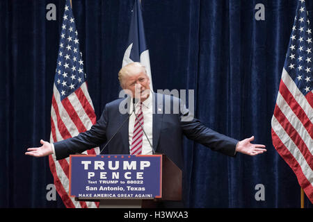 US Republican presidential candidate Donald Trump speaks at fund-raising luncheon in San Antonio, Texas Stock Photo