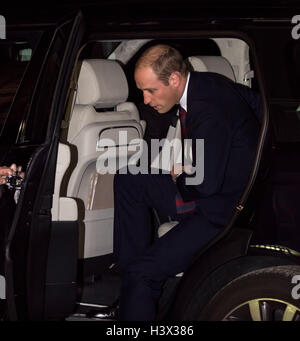 London, UK. 12th October, 2016. The Duke of Cambridge, Prince William, arrives at Royal Hospital Chelsea to present the MOD Employer Recognition Scheme Gold Awards Credit:  Guy Corbishley/Alamy Live News Stock Photo