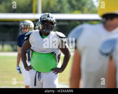 Tampa, Florida, USA. 13th Oct, 2016. CHRIS URSO | Times.Philip Jackson III, 17, a senior at Alonso High School is seen during practice Thursday, Oct. 13, 2016 in Tampa. © Chris Urso/Tampa Bay Times/ZUMA Wire/Alamy Live News Stock Photo