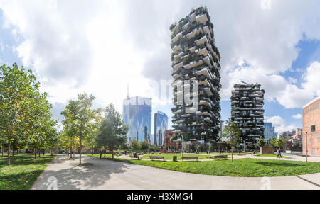 The new skyline in Porta Nuova quarter in Milano, Italy. The Vertical Forest (Bosco Verticale) and Unicredit Tower Stock Photo