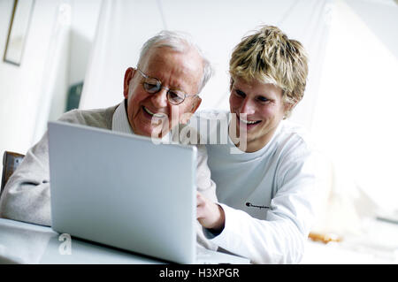 Geriatric nurses, boss, laptop, explanation, happily, openly, smile, portrait, senior citizens, old people's home, nursing home, senior citizen's home, orderly, men, two, age difference, generations, spirit of the times, modern, concern computer, grandson, youth, old person, occupation, nursing occupation, geriatric care, service, pensioner, grandpa, man, old, 70-80 years, grandfather, grandson, together, point, learn, technology, development, progress, joy, interest, concentration, person carrying out alternative service, alternative service, Stock Photo
