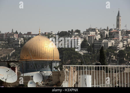 A view of the Dome of the Rock shrine in the old city of Jerusalem. From a series of photos commissioned by  British NGO, Medica Stock Photo