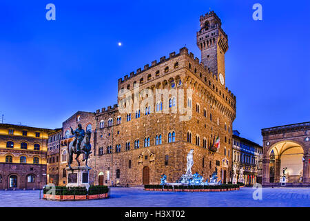 Florence Vecchio palace, square and surrounding landmarks at sunrise when no tourists around Stock Photo