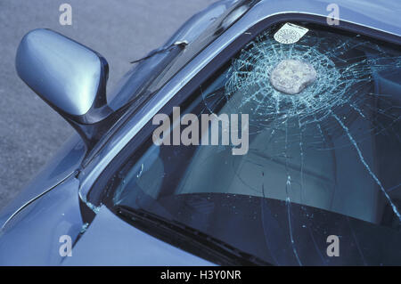 Car, detail, windscreen, rockfall, accident, traffic, passenger car, traffic accident, car accident, ambulance, crack, windscreen, autoslice, shattered, broken, broken, damage, damage to property, Stock Photo