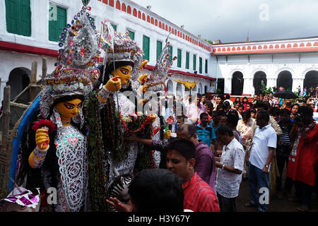 Shobhabazar Rajbari Durga Puja Bishorjon Ceremony 2016 Stock Photo - Alamy