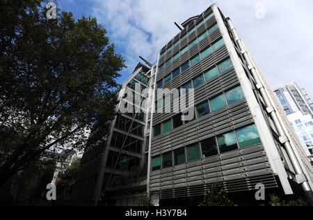A general view of the Lloyds Banking Group head offices in London, as the banking giant is cutting 1,230 jobs in its group operations, retail, marketing and finance divisions as part of previously announced three-year strategy. Stock Photo