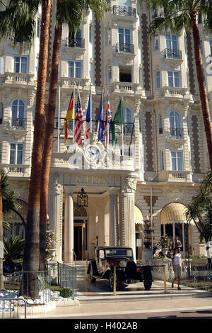 France, Cote d'Azur, Cannes, boulevard de la Croisette, hotel 'Carlton Inter Continental', input, old-timer, Europe, the South France, French Riviera, Mediterranean coast, department Alpes-Maritimes, town, seaside resort, hotel building, five-star hotel, building, portal, structure, architecture, builds in 1913, architect Charle Dalmas, tourist resort, hotel business, tourism,