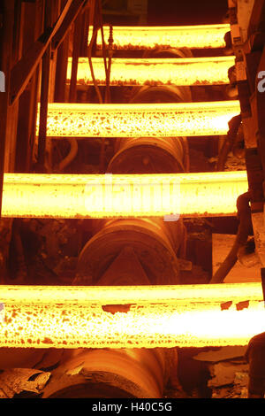 Ironworks, continuous casting equipment, Brammen, detail, industry, economy, steel industry, metal industry, metal processing, severe industry, ironworks, metallurgical plant, opus hall, production hall, steel processing, processing, steel, iron, metal, continuous casting manufacturing, continuous casting, raw cast steel, steel, glow, stranggießen, steel ropes, glow, heats up, heat, hotly, Luxembourg, Esch-sur-Alzette, Esch in the Alzette, ironworks Arcelor only editorially Stock Photo