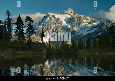 Moonrise over Mt. Shuksan, North Cascades National Park, Washington Stock Photo