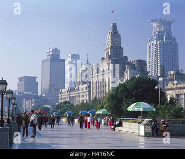 China, Shanghai, town view, bundle, Huang Pu, bank promenade, passer-by Asia, Eastern Asia, Zhonghua Renmin Gongheguo, island state, Eastern China, city, town, part town, economic centre, Yangzi metropolis, 'goal to the west', town, view, commercial centre, inch building, sea customs office, bell tower, industrial centre, structures, historically, architecture, landmark, place of interest, Huang Pu-Promenade, promenade Stock Photo