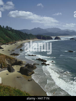 The USA, Oregon, Cannon Beach, bile coast, the Pacific, Pacific coast, sea, beach, sandy beach, rock, coast, Ecola State park Stock Photo