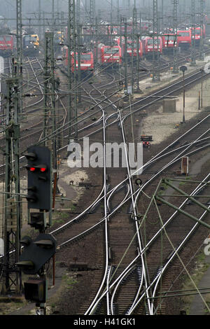 Germany, Hamburg, meshes, marshalling yard, tracks, trains, detail, dusk, Europe, Hanseatic town, town, railway station, switching tracks, sidings, railway track, switching tracks, railroad, rails, railroad tracks, rail transports, traffic, transport, promotion, goods, goods, railway, means transportation, commercial transport, goods transport, trajectory traffic, railroad traffic, locomotives, locomotives, train journey, to train travel, train journey, logistics, economy, the German railways Stock Photo