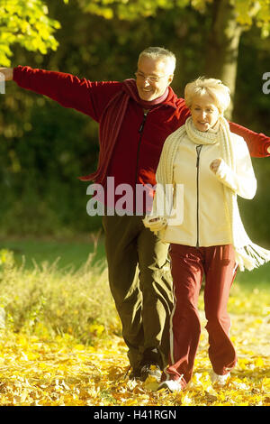 Edge the forest, meadow, Senior couple, jogging, senior citizens, Best Age, leisurewear, leisure time, fitness, fit, agile, jog, run, prompt running, initiative, together, sport, sportily, motion, activity, vitality, cycle, joy living, autumn, season, aut Stock Photo
