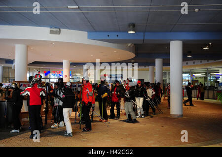 Austria, Salzburg country, Flachauwinkel, lift station, high port, skier, queue, Stock Photo