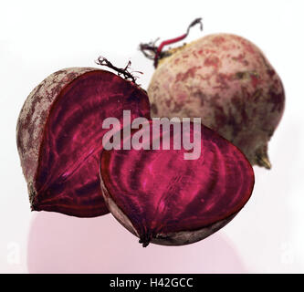 Beetroot, beta vulgaris ssp. vulgaris var. conditiva, completely, halves, food, eat, nutrition healthy, vegetables, root vegetables, goose's foot plants, turnip, beetroots, margin, Rahne, divides, red, vitamins, rich in vitamins, cut out, product photogra Stock Photo