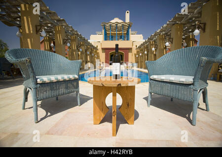 Egypt, tablespoon Gouna, Sheraton-Miramar Resort, pool, chairs, table, wine-wrong, glasses, destination, hotel, hotel building, architecture, swimming pool, vacation, oasis, recreation, heat, sunny, armchair, travelling, heavens, rest, deserted, loneliness, outside, Stock Photo