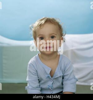 Toddler, girls, semi-portrait, laughs series, people child 9 months, top light-blue, gaze camera, eye-color blue, milk-teeth, edge-teeth, childhood freely, naturalness, cutely, peacefully, interior, Stock Photo