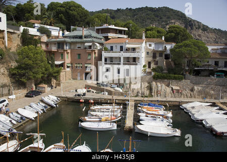 Sea, harbour, Aiguablava, Costa Brava, Catalonia, Spain, coast, mountain, hill, local view, harbour place, harbour, promenade, harbour promenade, bank promenade, boots, rubber dinghies, sailboats, fishing boats, Stock Photo