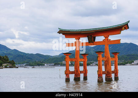 Itsukushima Shinto Shrine, Hiroshima Prefecture, Japan Stock Photo