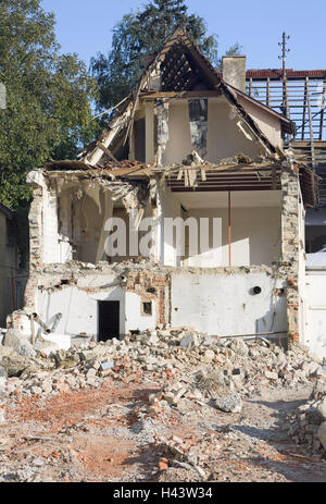 Condemned house, men at work, house, residential house, abnormal Stock : The incredible image capturing a gorgeous view. The hues are bold and mix flawlessly. Its layout is fantastic, and its details are also very clear.