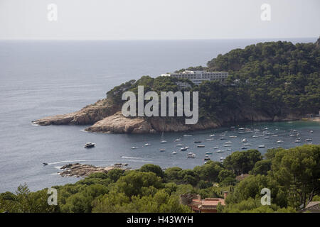 Sea, bay, Aiguablava, Costa Brava, Catalonia, Spain, coast, bile coast, harbour place, harbour bay, harbour, boots, scenery, coastal scenery, woods, overview, Stock Photo