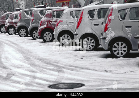 Parking lot, Pkw's, snow-covered, series, detail, car dealer, vehicle market, cars, economy, car dealer, vehicles, new vehicles, lined up, deserted, winter, outside, snow, conception, economic crisis, Stock Photo