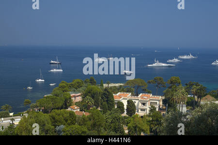 France, Cote d'Azur, Saint-Jean-Cap-Ferrat, Palmenvilla, view, bay, luxury yachts, Stock Photo