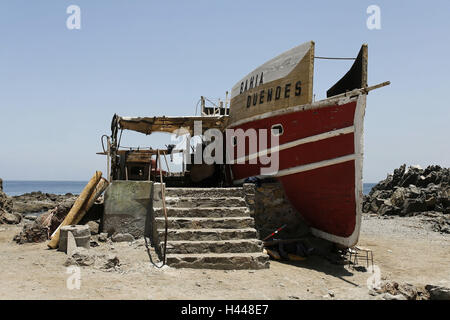 The Andes, boat as of a house, rally Dakar 2010, scenery, 7th stage, Stock Photo