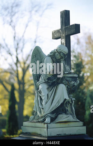 Cemetery, statue, angel, cross, tomb, tomb, decoration, figure, angel's figure, bronze figure, conception, faith, religion, Christianity, grief, death, loss, sadly, BT, Stock Photo