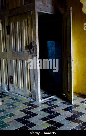 France, Bourgogne, Dijon, St.-Seine-sur-Vingeanne, castle, interior shot, door, Stock Photo