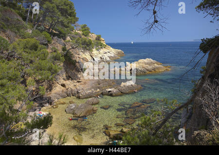 France, Cote d'Azur, pest de la Fossette, sea, coast, bay, tourist, no model release, Stock Photo