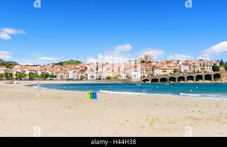 Central beach of the pretty town of Banyuls-sur-Mer, Côte Vermeille, France Stock Photo