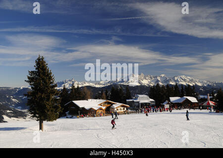 Austria, Salzburg country, skiing area Flachauwinkel, Flachau, ski hut, Dachsteingebirge, skiers, Stock Photo