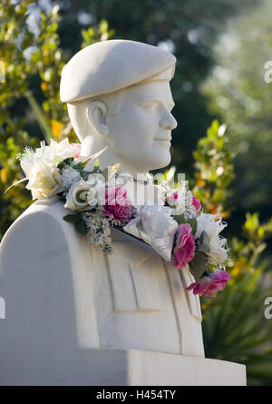 Cyprus, Agia Napa, war monument, bust, soldier, floral wreath, side view, Stock Photo