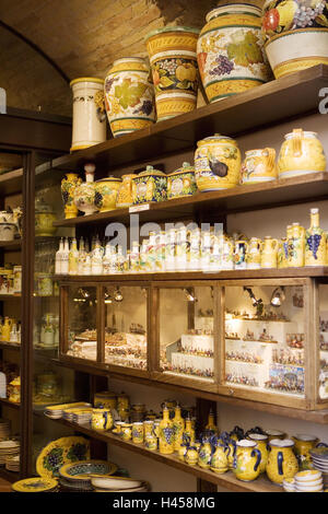 Italy, San Gimignano, souvenir-business, sale, ceramics-merchandise, business, stores, sale, souvenirs, dishes, peels, jugs, sound-vessels, earthenware, porcelain, economy, retails, symbol, destination, tourism, Stock Photo