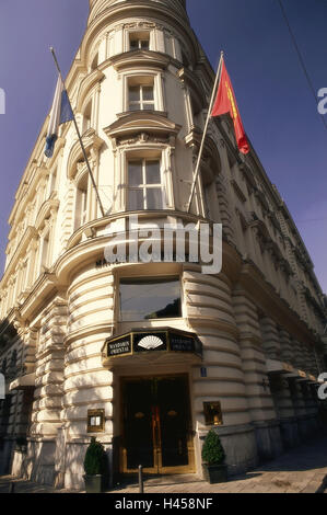 Germany, Bavaria, Munich,  Mandarin Oriental Hotel,   Europe, Southern Germany, Upper Bavaria, city, city, hotel buildings, architecture, style, Neorenaissance, luxury hotel, Grand hotel, entrance, Stock Photo