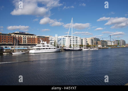 Ireland, Dublin, dock country, Custom House Quay, River Liffey, ships, Stock Photo