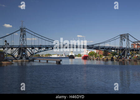 Germany, Lower Saxony, Wilhelmshaven, harbour and imperial Wilhelm's bridge, Stock Photo