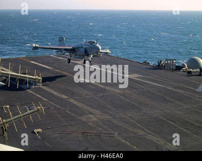 8th March 2003 During Operation Enduring Freedom: an EA-6B Prowler lands on the USS Abraham Lincoln in the Persian Gulf. Stock Photo