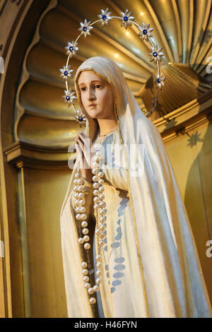 Statue of the Blessed Virgin Mary in the Convento de San Esteban, a Dominican monastery in Salamanca, Spain. Stock Photo