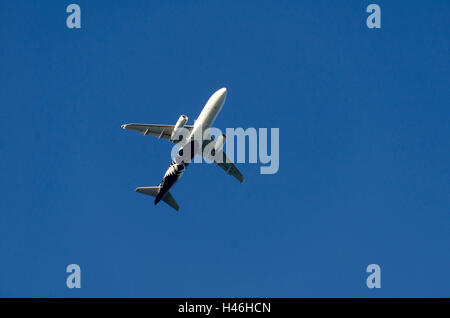 Air New Zealand Airbus A320 taking off at Wellington, North Island, New Zealand Stock Photo