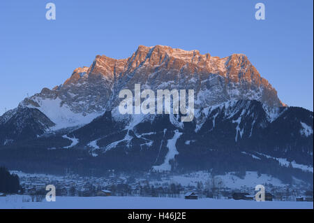 Austria, Tyrol, Zugspitze, Ehrwald, winters, snow, dusk, Stock Photo