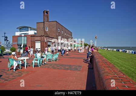 Germany, Wilhelmshaven, promenade on the south beach, Stock Photo